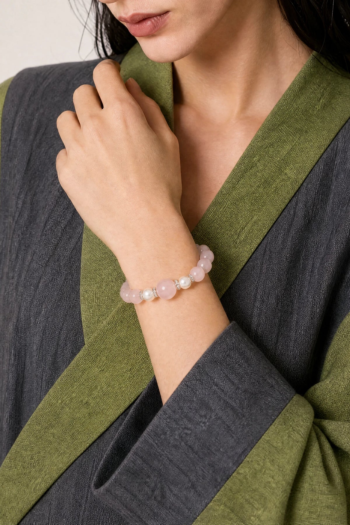 pink-crystal-peach-blossom-bracelet-model-a-outfit-a-fashion-03