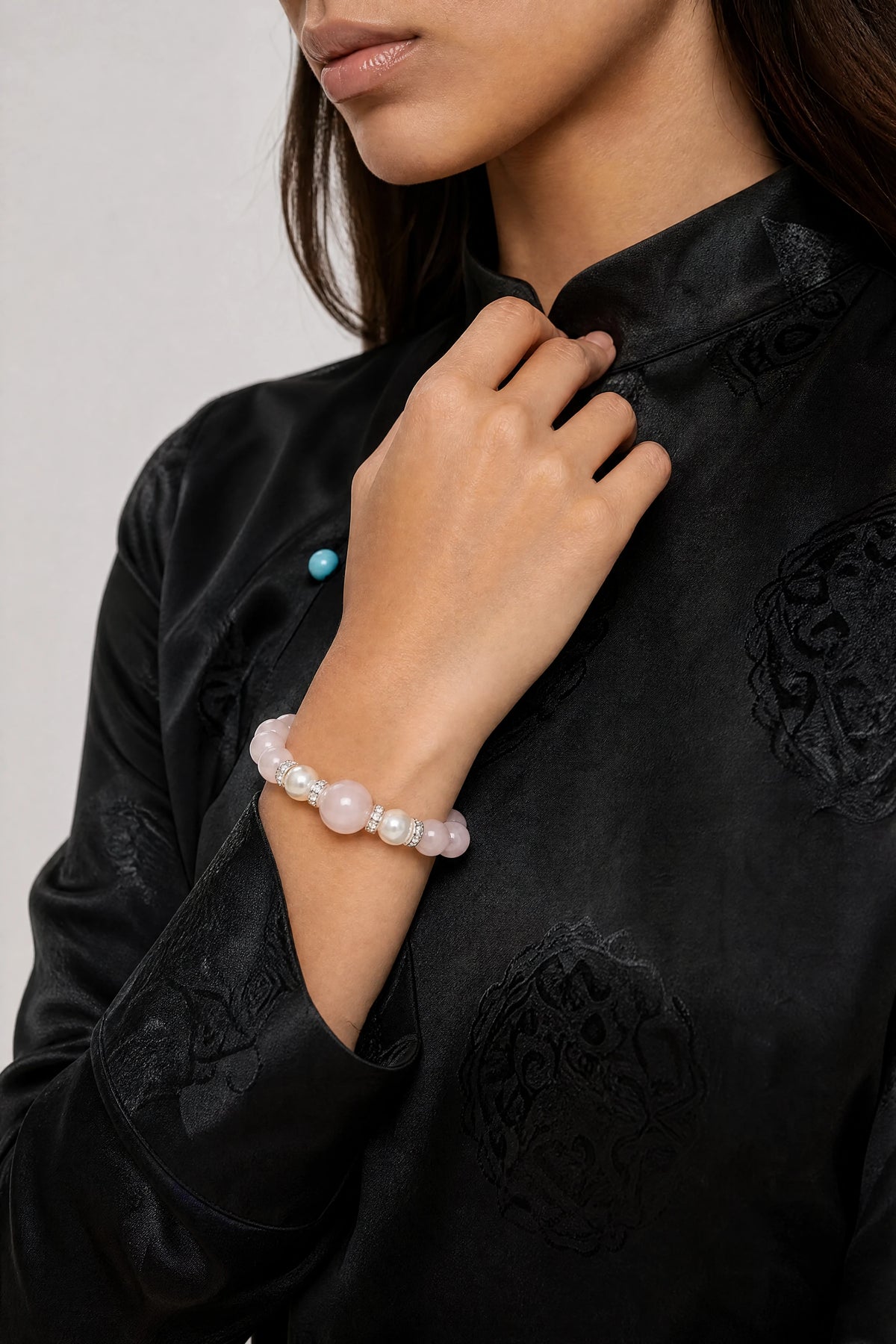 pink-crystal-peach-blossom-bracelet-model-b-outfit-b-fashion-03