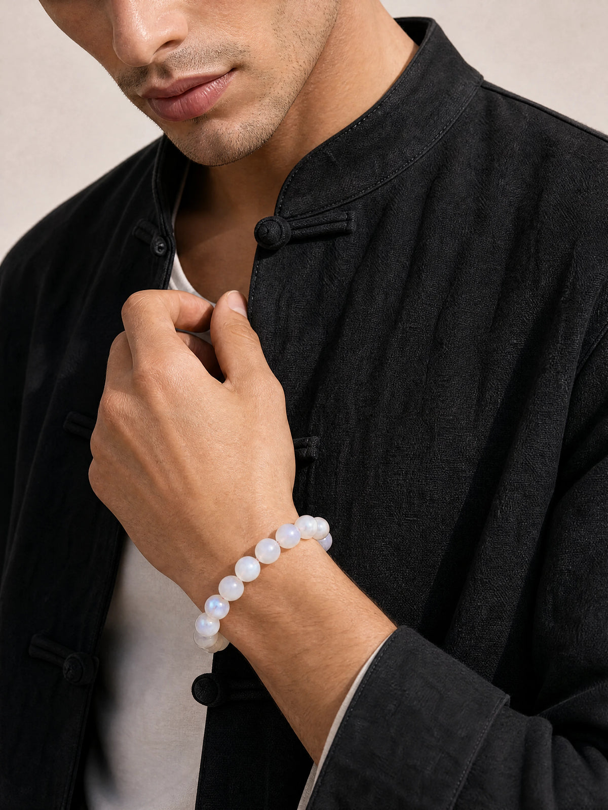 pink-moonstone-bracelet-intuition-renewal-model-a-outfit-a-fashion-02