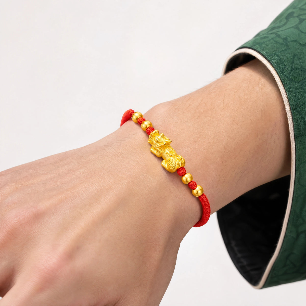 pixiu-red-black-cord-bracelet-model-a-outfit-a-closeup-01