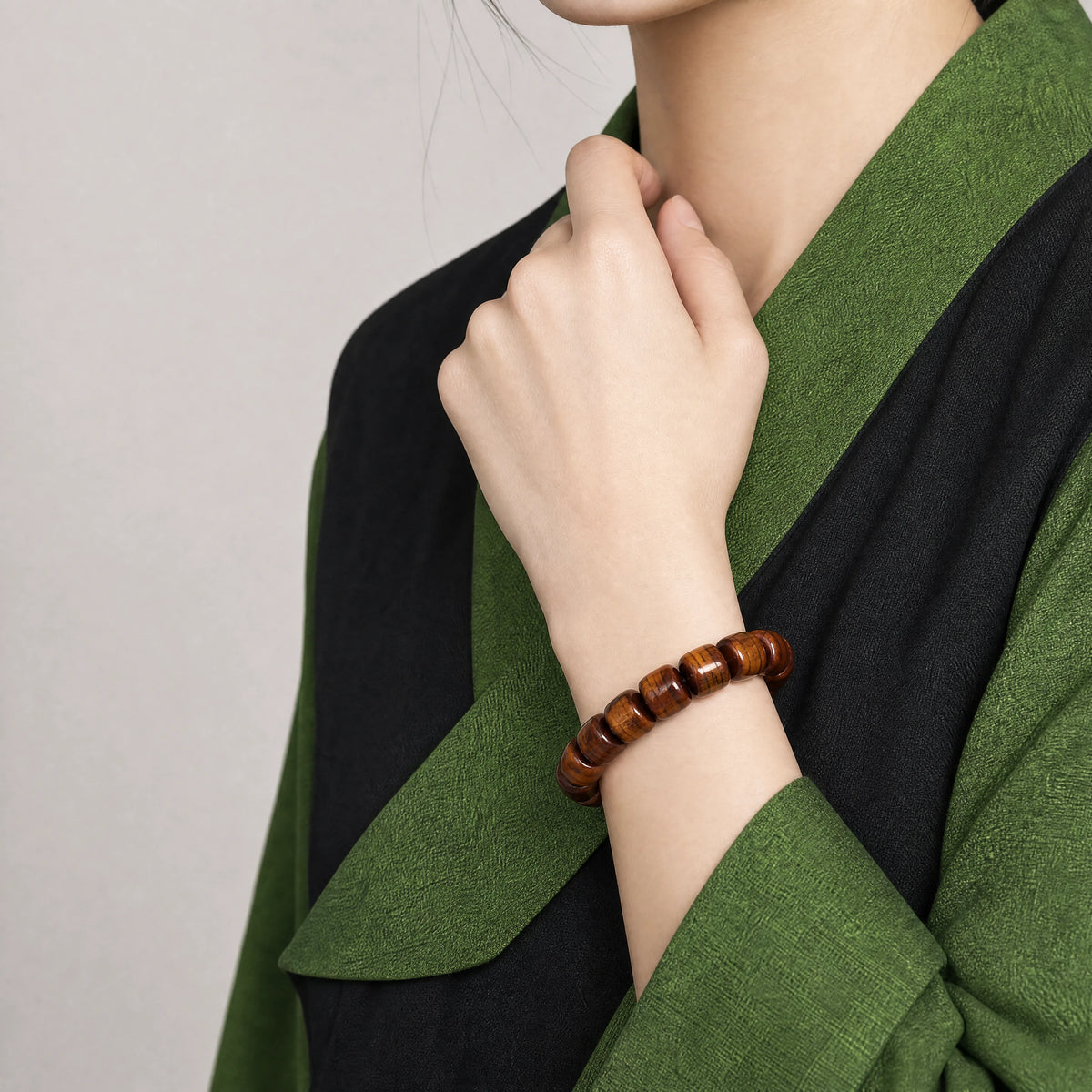 plain-brown-yak-bone-barrel-bracelet-model-b-outfit-b-fashion-02