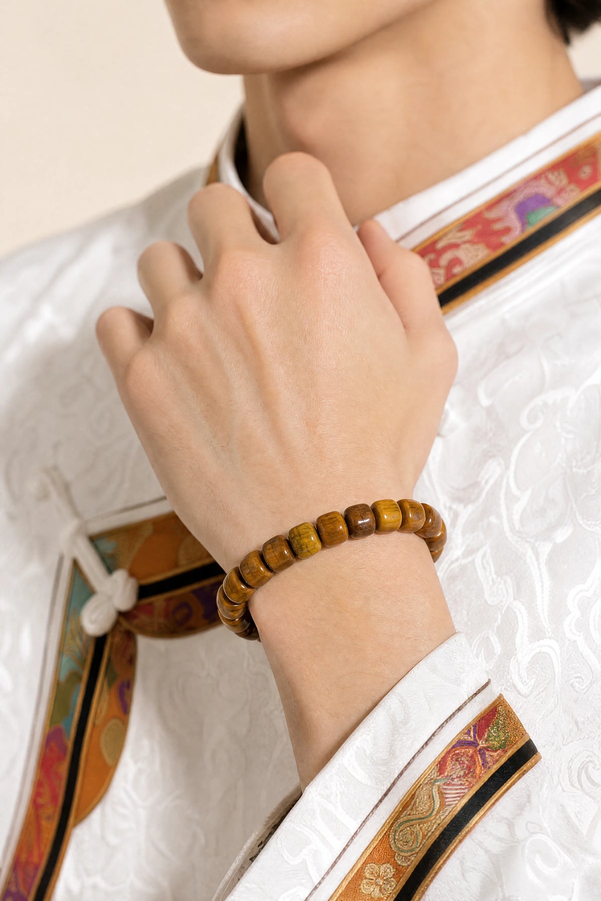 plain-orange-yak-bone-barrel-bracelet-model-a-outfit-a-fashion-03