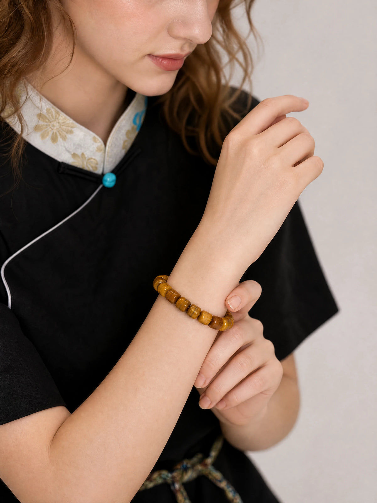 plain-orange-yak-bone-barrel-bracelet-model-b-outfit-b-fashion-01