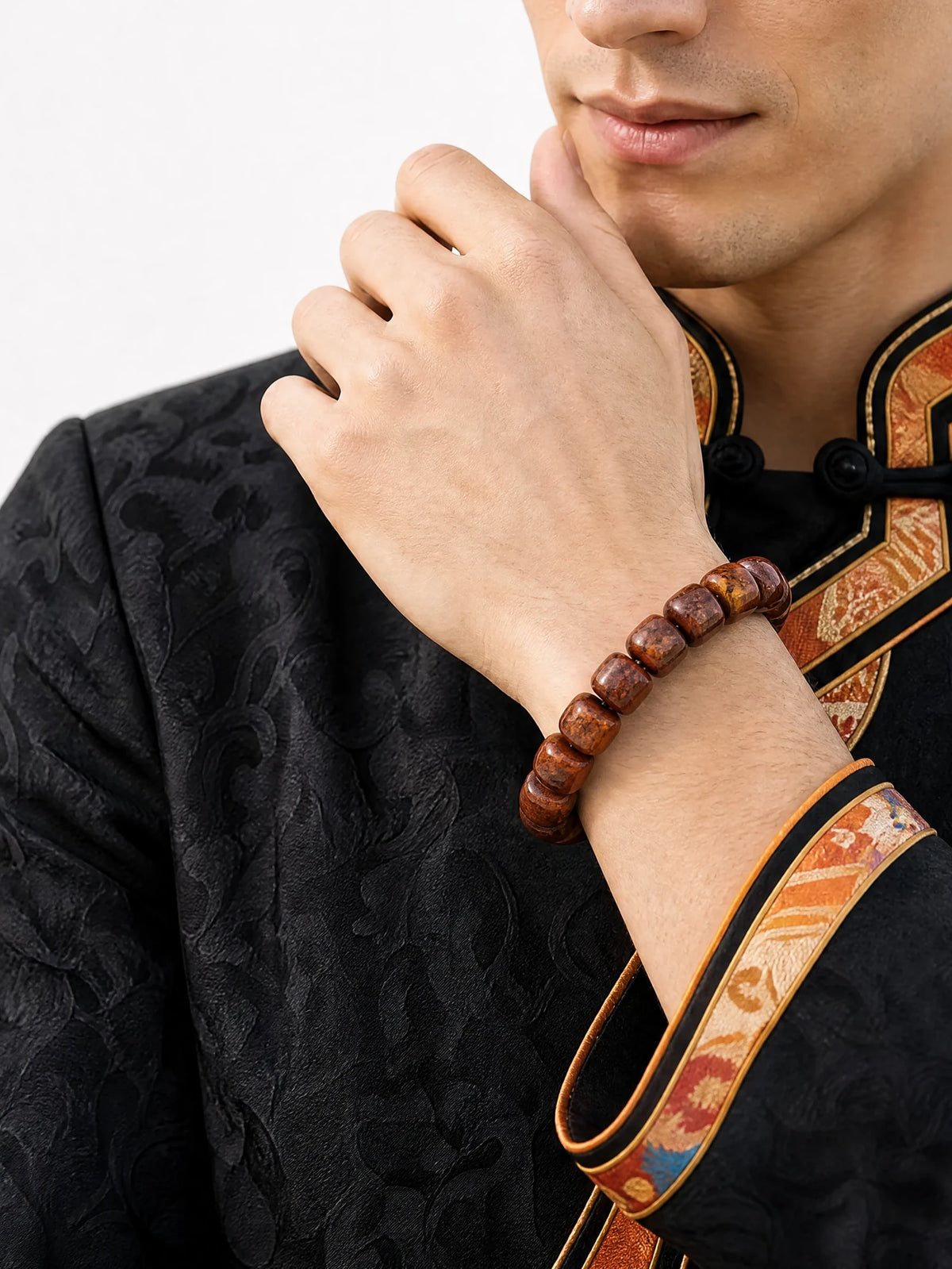 plain-yak-bone-barrel-bracelet-model-a-outfit-a-fashion-01