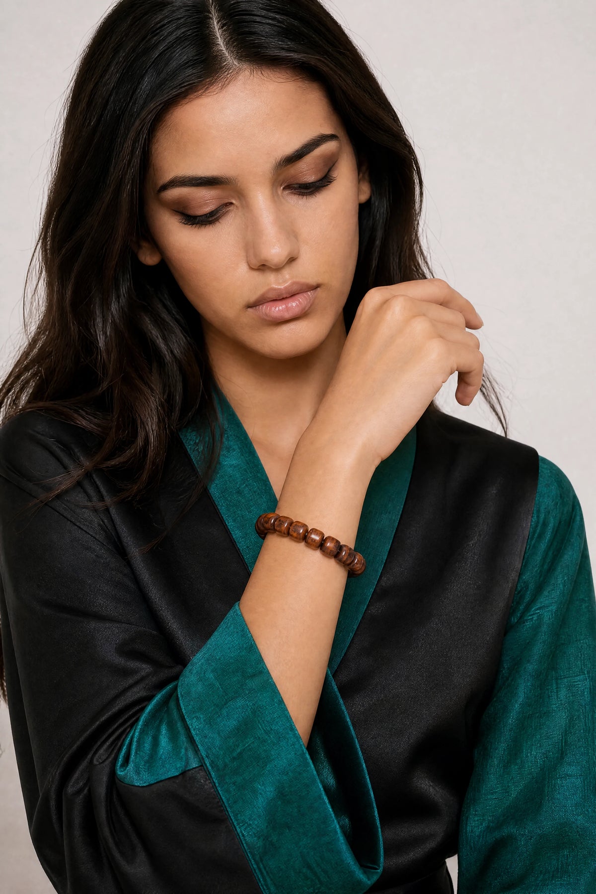 plain-yak-bone-barrel-bracelet-model-b-outfit-b-fashion-03
