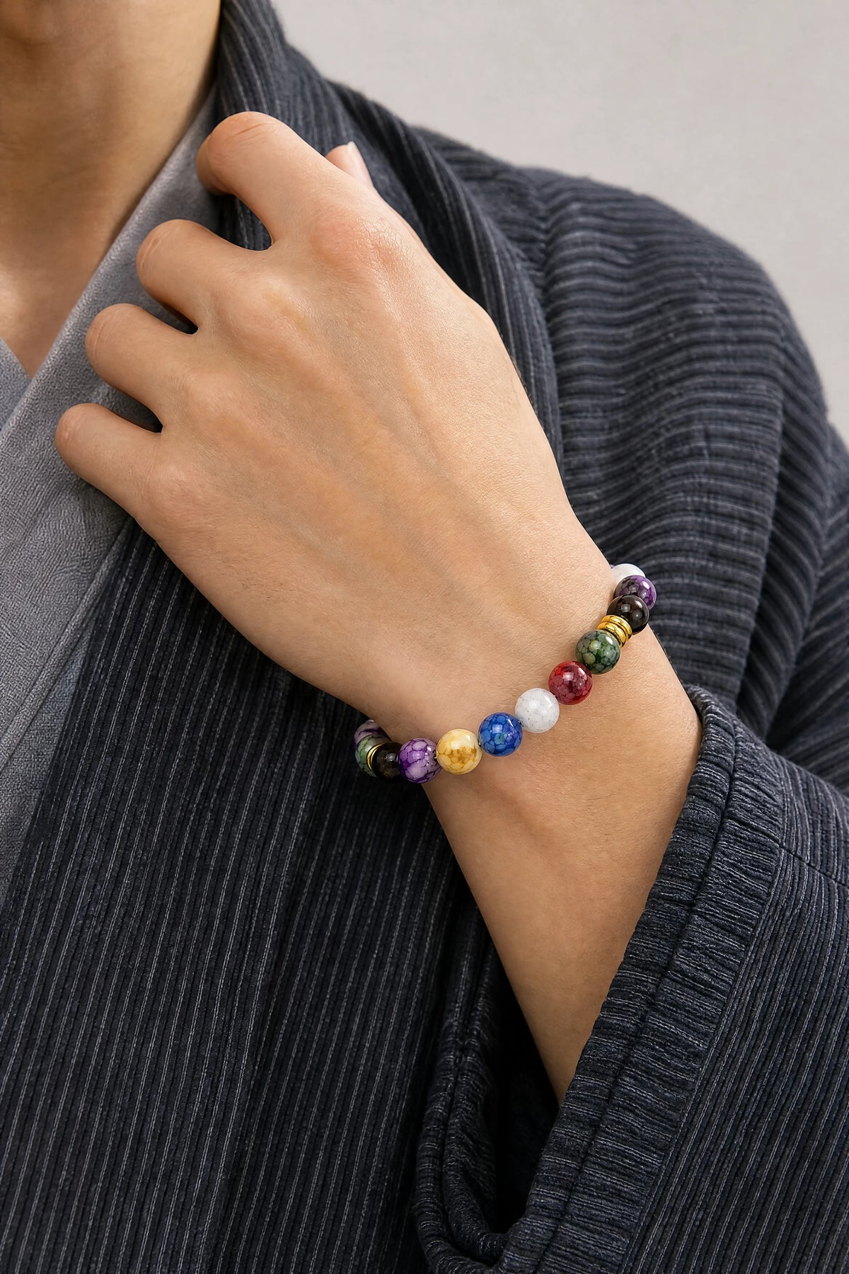 rainbow-resin-8mm-bead-bracelet-model-a-outfit-a-fashion-02