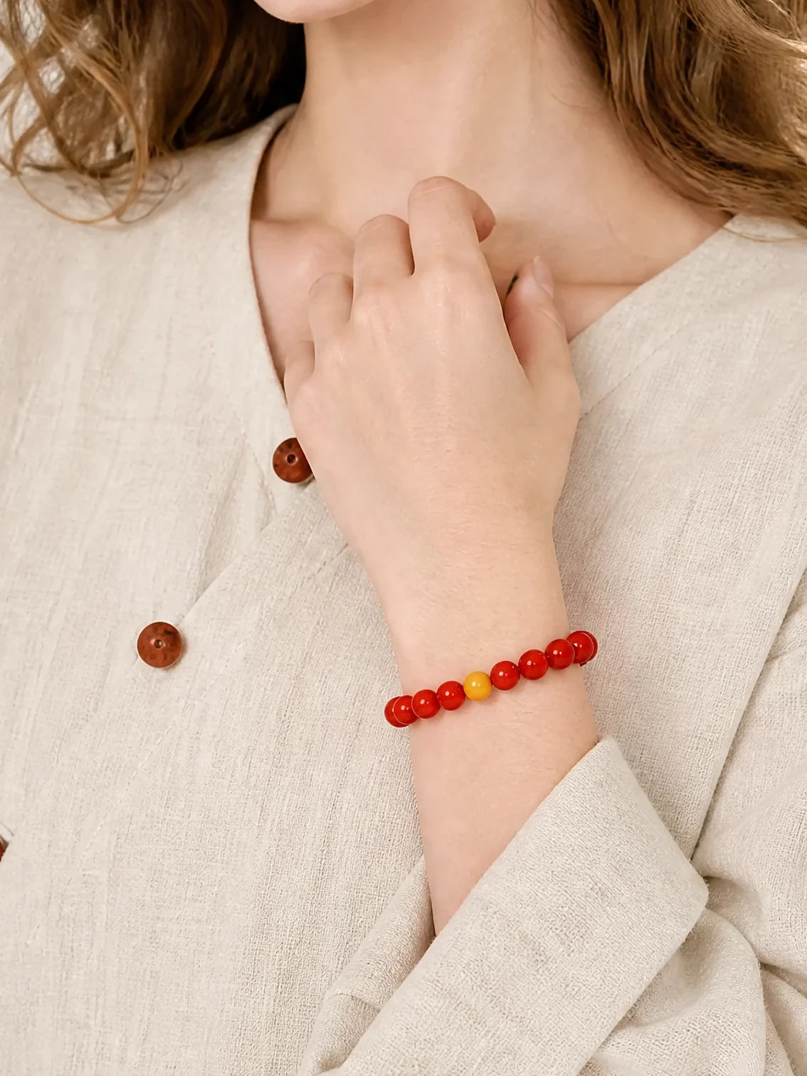 red-agate-amber-rice-bead-bracelet-model-b-outfit-b-fashion-01