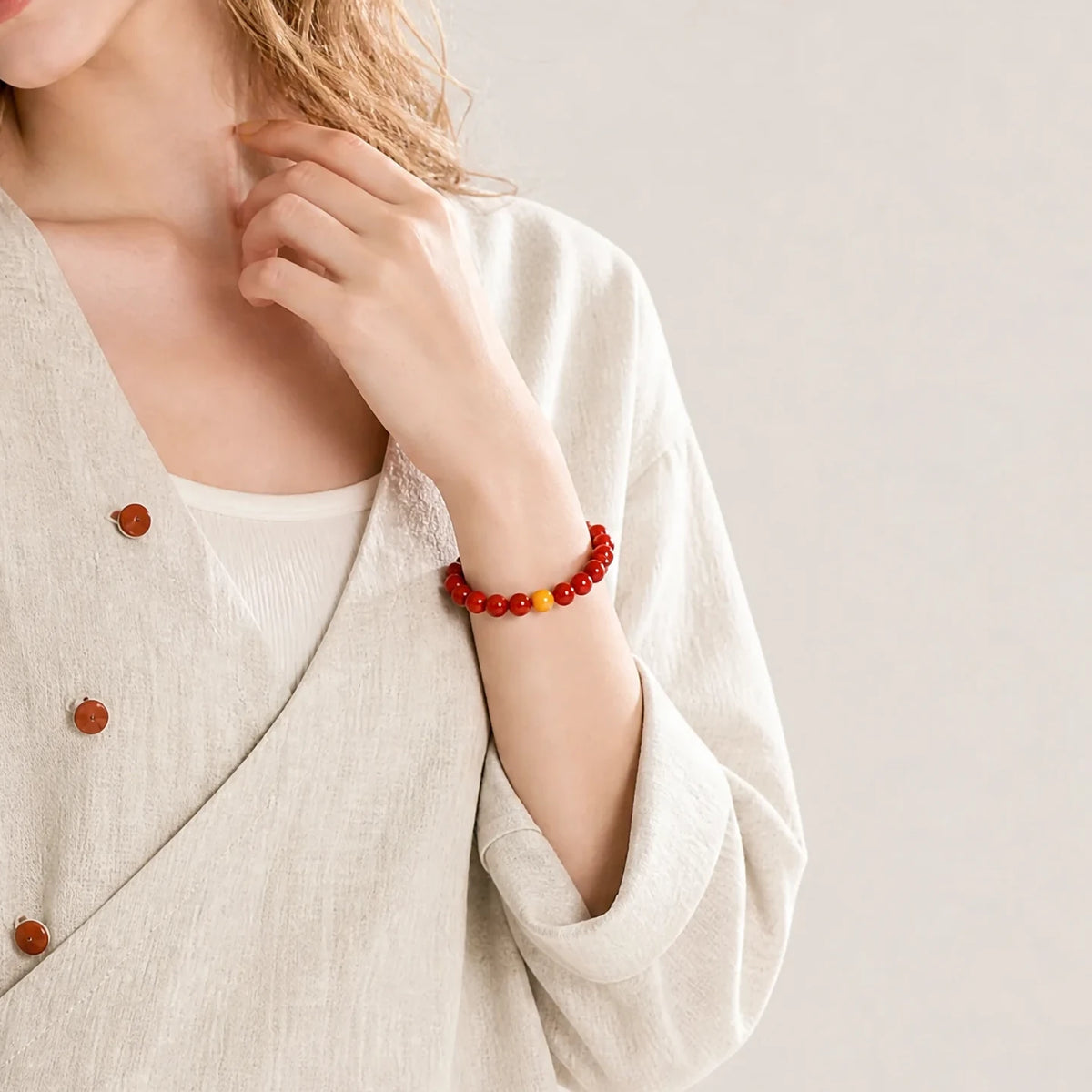 red-agate-amber-rice-bead-bracelet-model-b-outfit-b-fashion-02