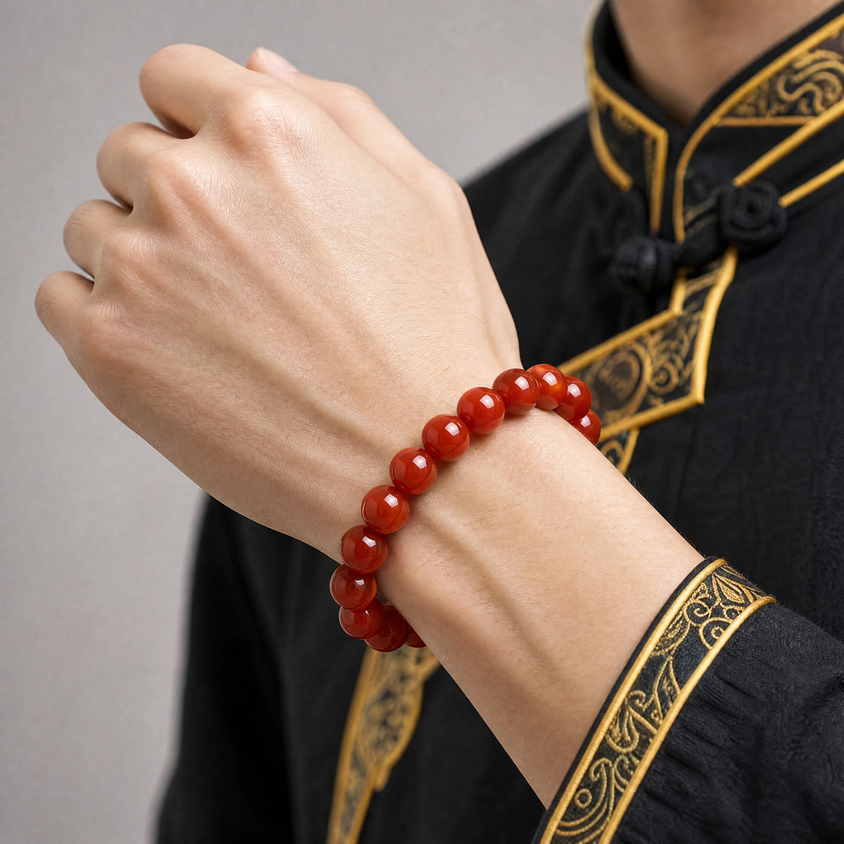 red-agate-bracelet-model-a-outfit-a-closeup-01