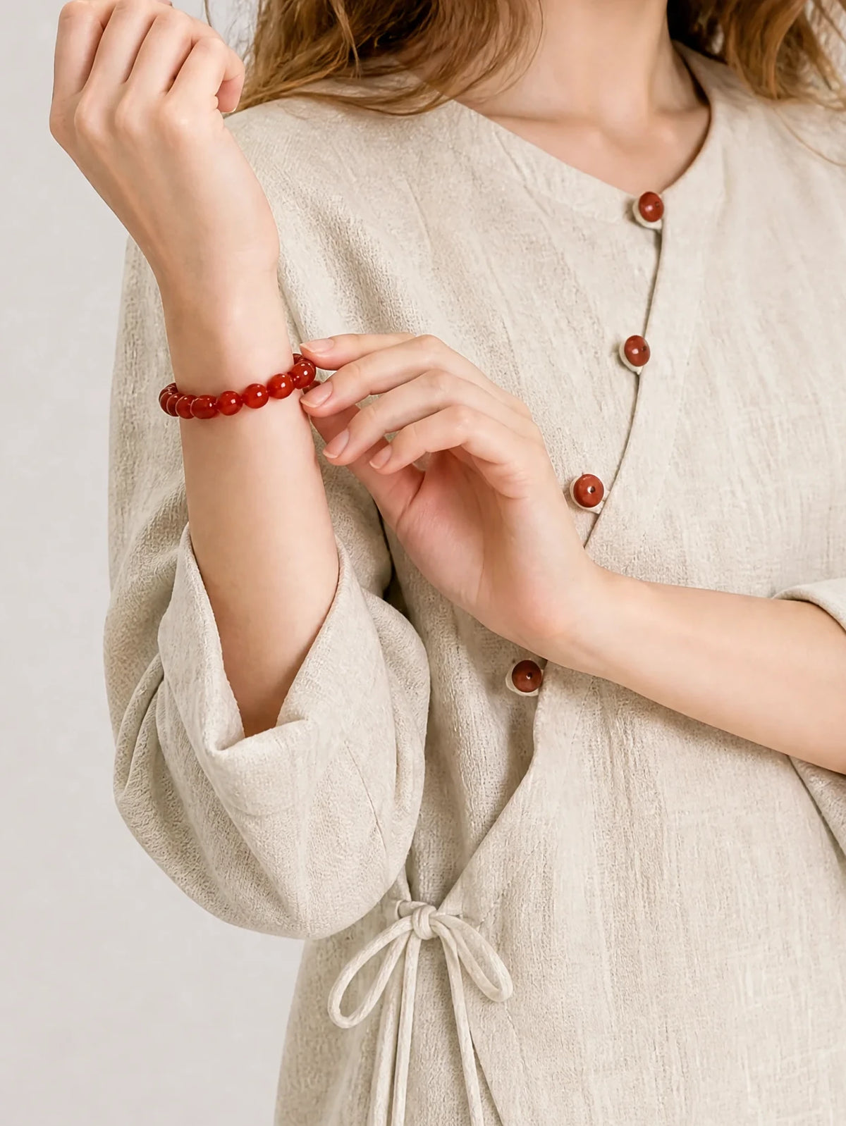 red-agate-bracelet-model-b-outfit-b-fashion-02