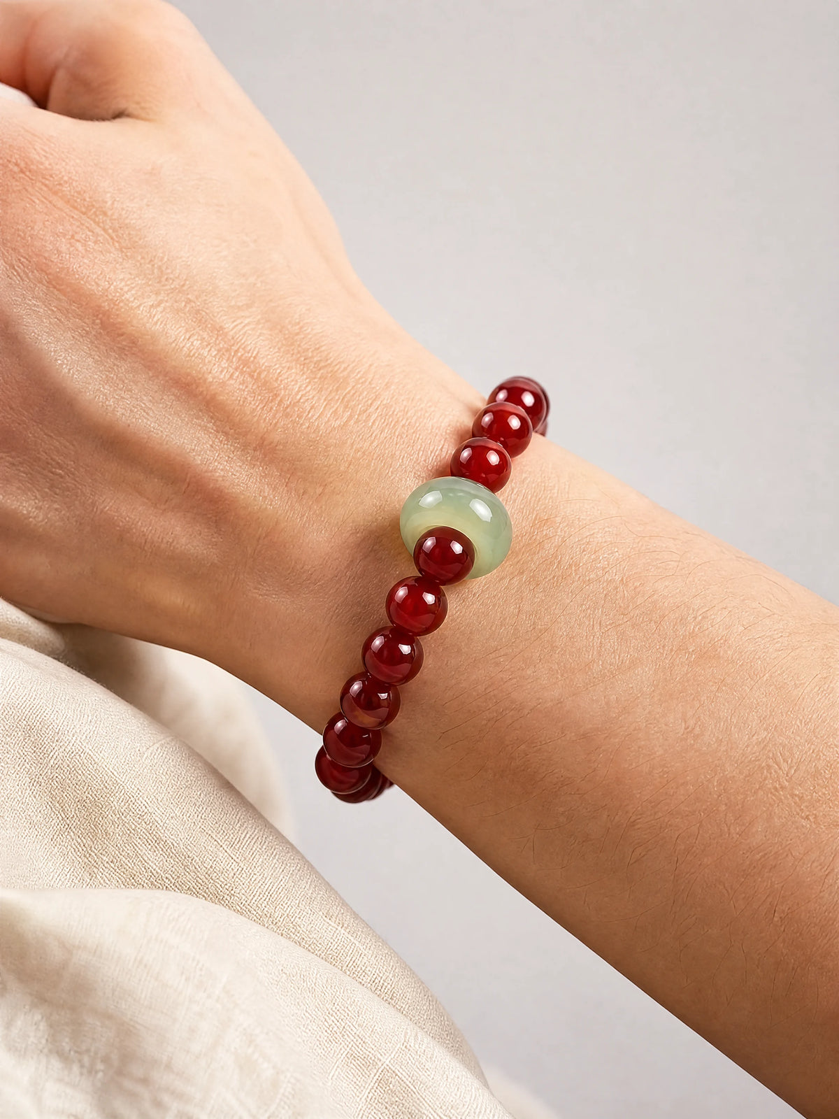 red-agate-jadeite-running-ring-bracelet-model-a-outfit-a-closeup-01