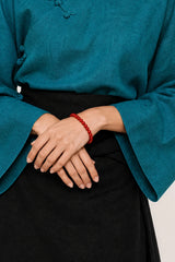 red-agate-plain-bead-bracelet-model-b-outfit-b-fashion-01
