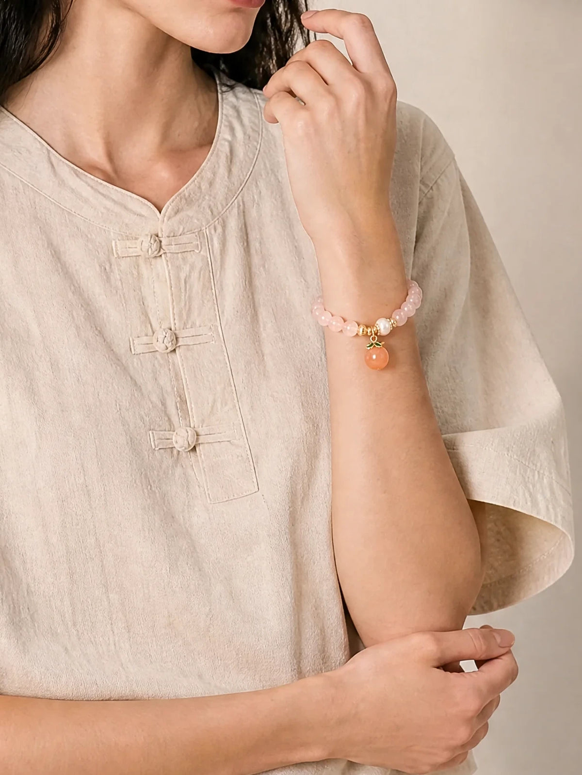 rose-quartz-peach-bracelet-model-b-outfit-b-fashion-02