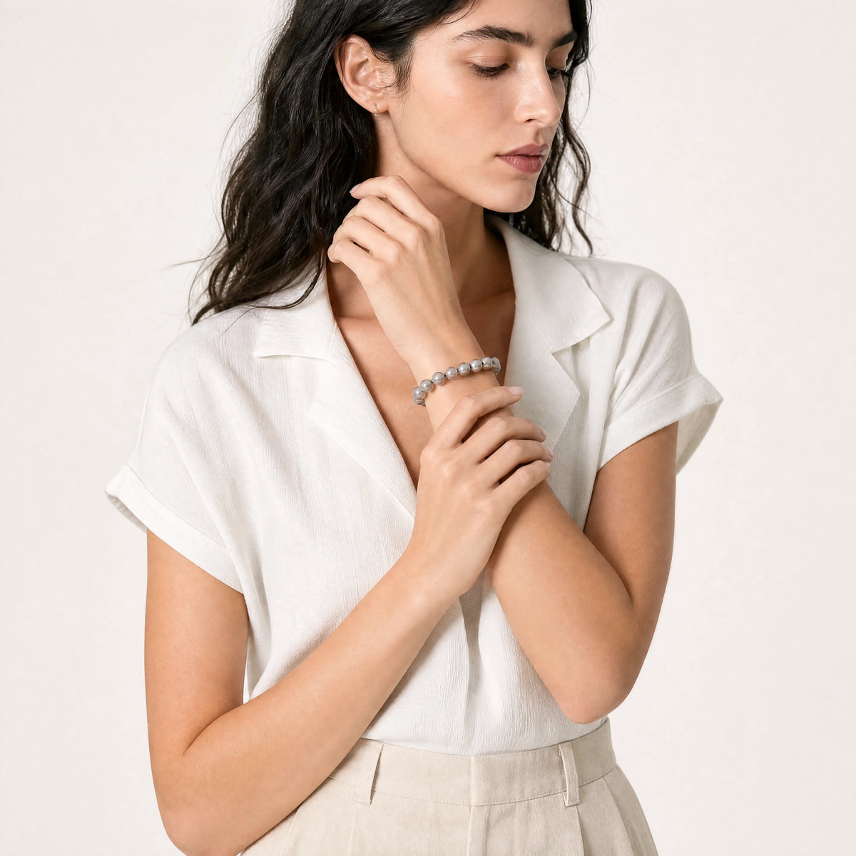 silver-moonstone-bracelet-quiet-intuition-model-b-outfit-b-fashion-02