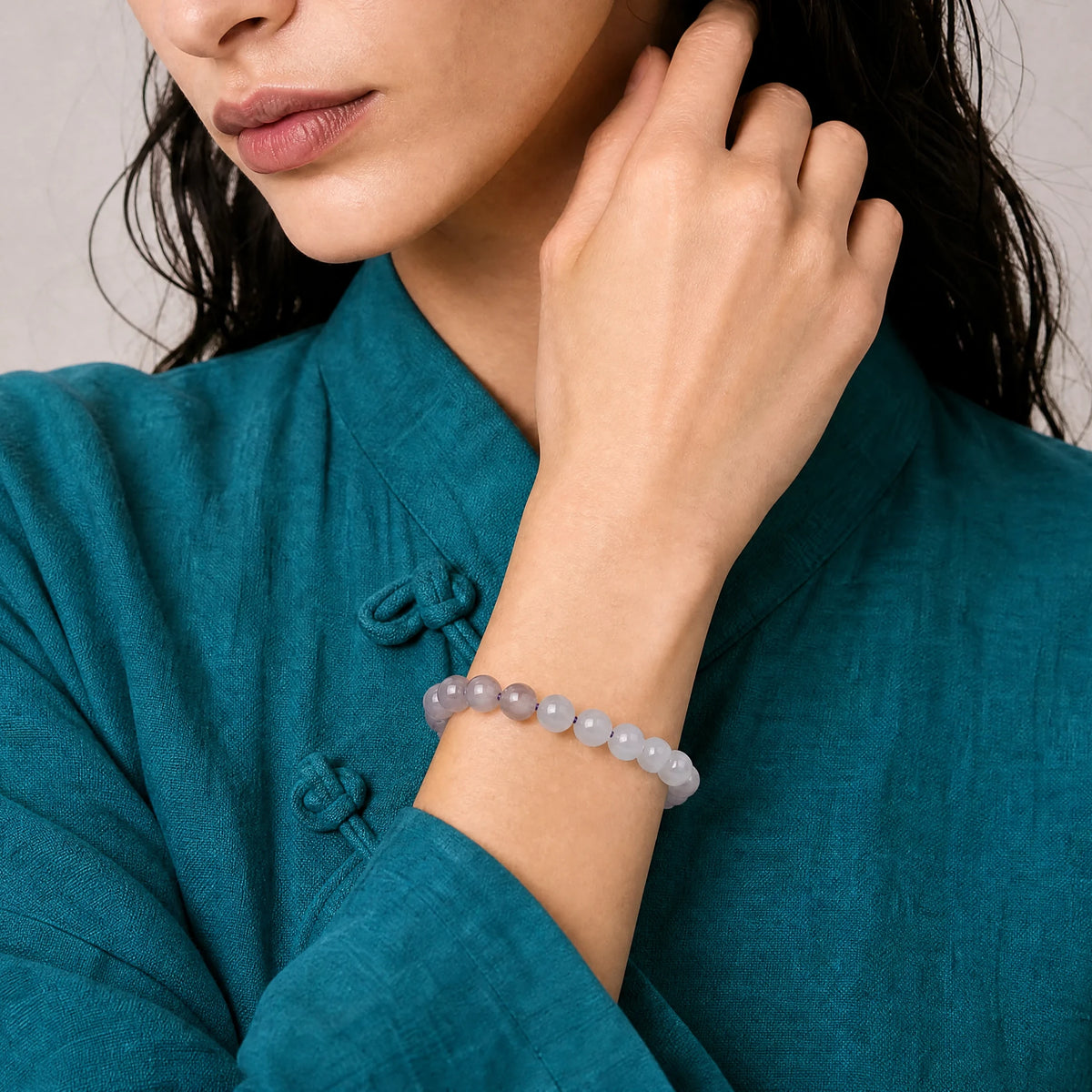 smoky-purple-gray-jade-8mm-bracelet-model-b-outfit-b-fashion-03
