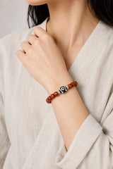 three-eye-dzi-yak-bone-bracelet-model-b-outfit-b-fashion-03