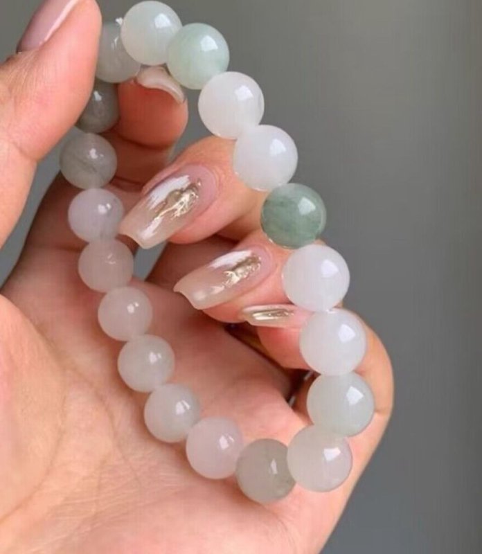 Tianshan Jade 10mm Round Bead Bracelet — Natural Green Stone, 18-Bead Single Wrap Tibet Art