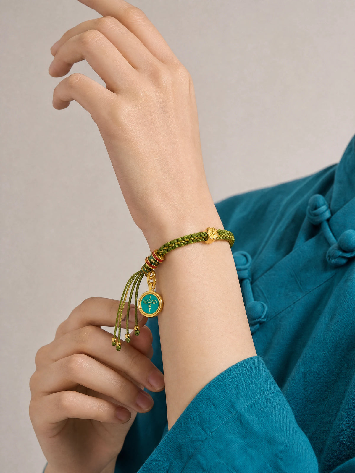 tibetan-fortune-eye-braided-bracelet-model-b-outfit-b-fashion-02