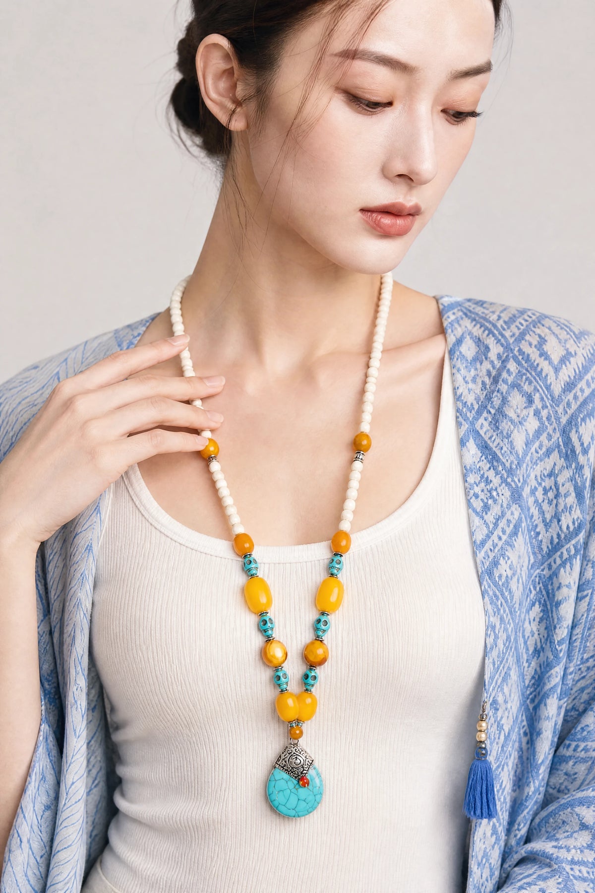 tibetan-white-turquoise-tone-pendant-necklace-model-b-outfit-b-fashion-03