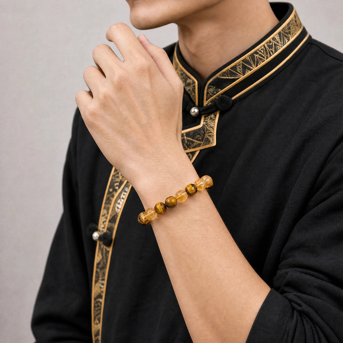 tiger-eye-citrine-bracelet-model-a-outfit-a-fashion-03