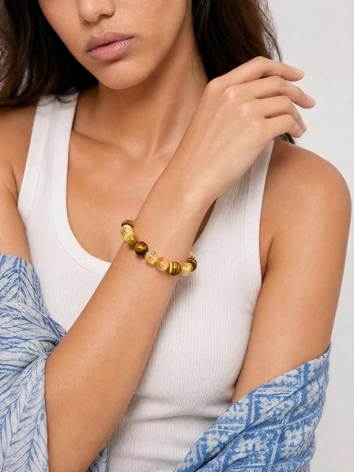tiger-eye-citrine-bracelet-model-b-outfit-b-fashion-02