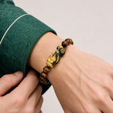 tiger-eye-color-shift-pixiu-bracelet-model-a-outfit-a-fashion-03
