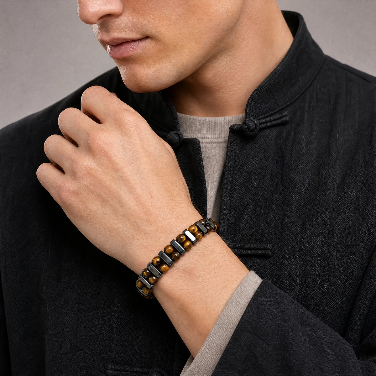 tiger-eye-double-row-elastic-bracelet-model-a-outfit-a-fashion-03