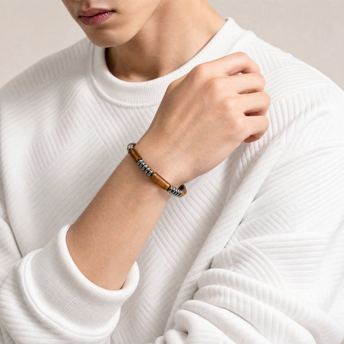 tiger-eye-geometric-bracelet-strength-model-a-outfit-a-fashion-01
