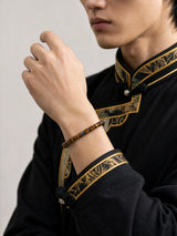 tiger-eye-round-disc-bracelet-focus-model-a-outfit-a-fashion-02