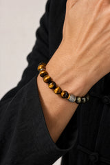 tiger-eye-sheen-obsidian-bracelet-model-a-outfit-a-closeup-01