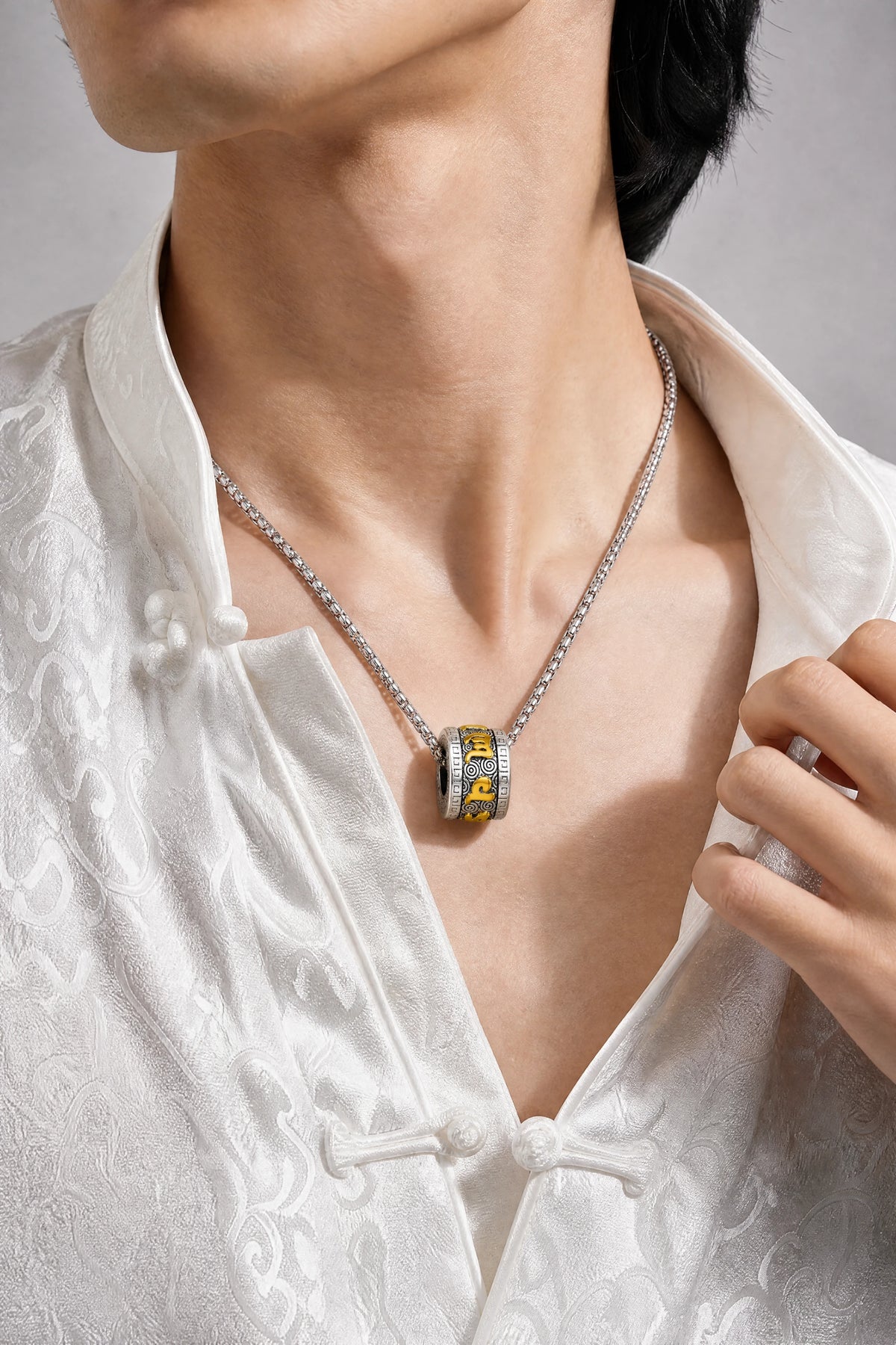 titanium-om-mani-padme-hum-necklace-model-a-outfit-a-fashion-02