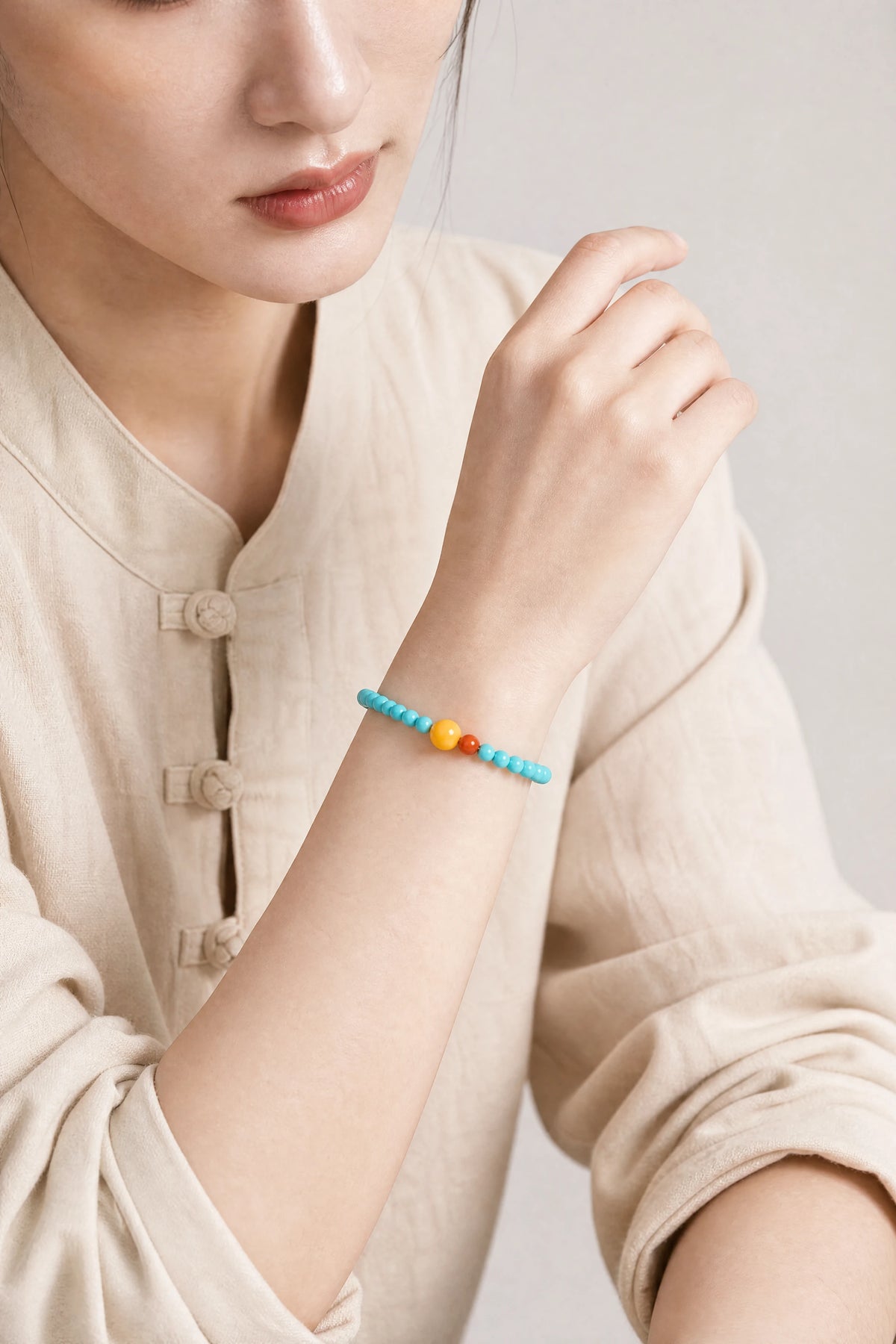 turquoise-3mm-bead-bracelet-model-b-outfit-b-fashion-01