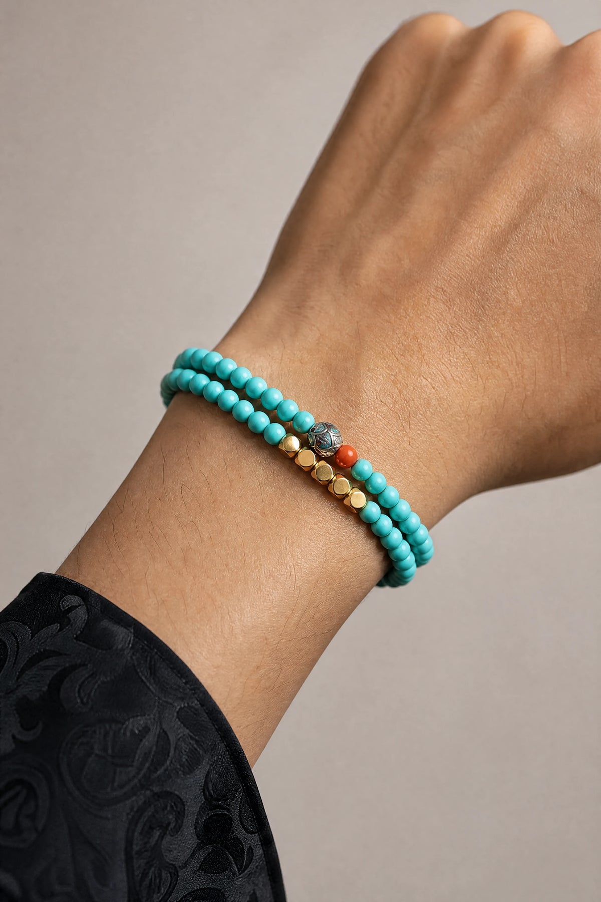turquoise-4mm-double-wrap-bracelet-model-a-outfit-a-closeup-01