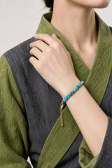 turquoise-cube-bracelet-model-b-outfit-b-fashion-02