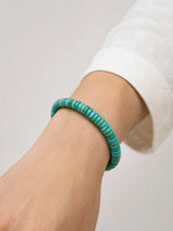 turquoise-heishi-bracelet-model-a-outfit-a-closeup-01