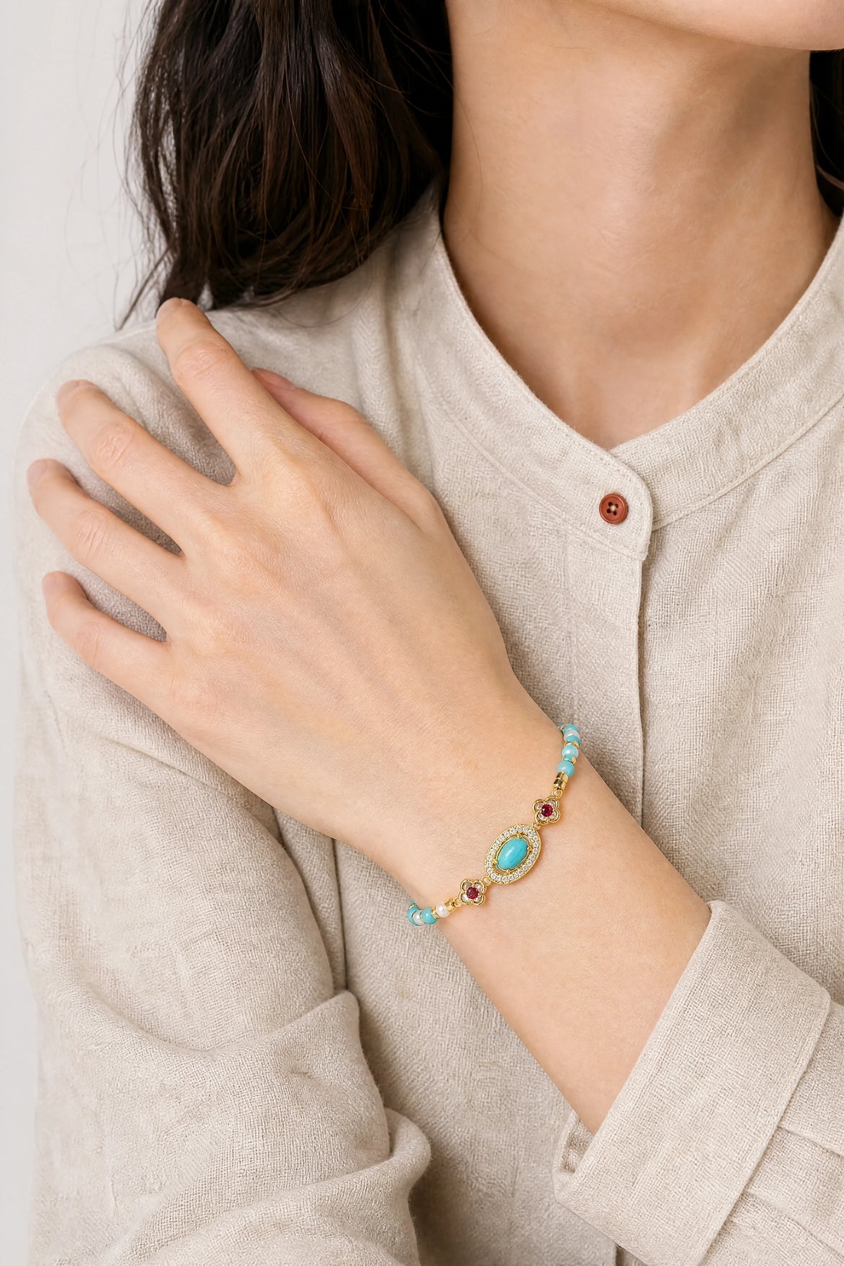 turquoise-pearl-color-stack-bracelet-model-b-outfit-b-fashion-01