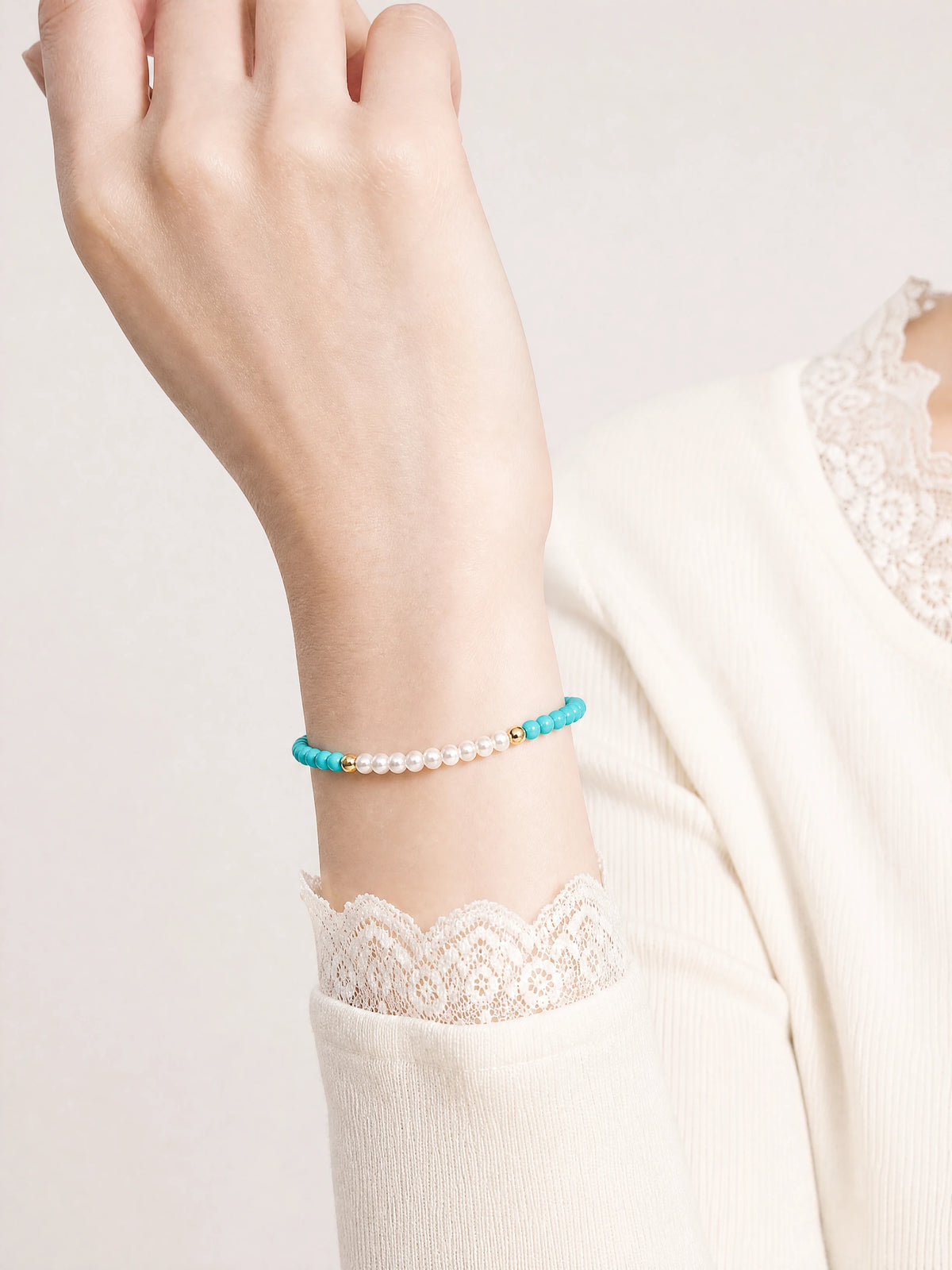 turquoise-pearl-fine-bead-bracelet-model-b-outfit-b-fashion-01
