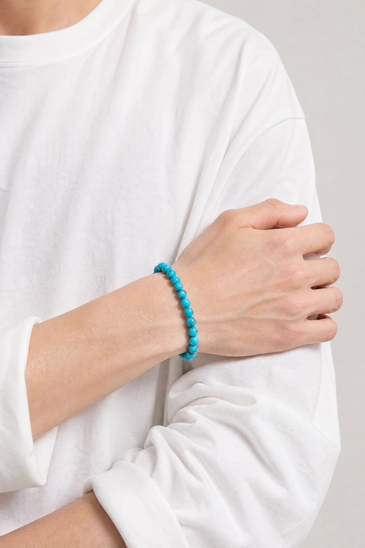 turquoise-round-bead-bracelet-model-a-outfit-a-fashion-03