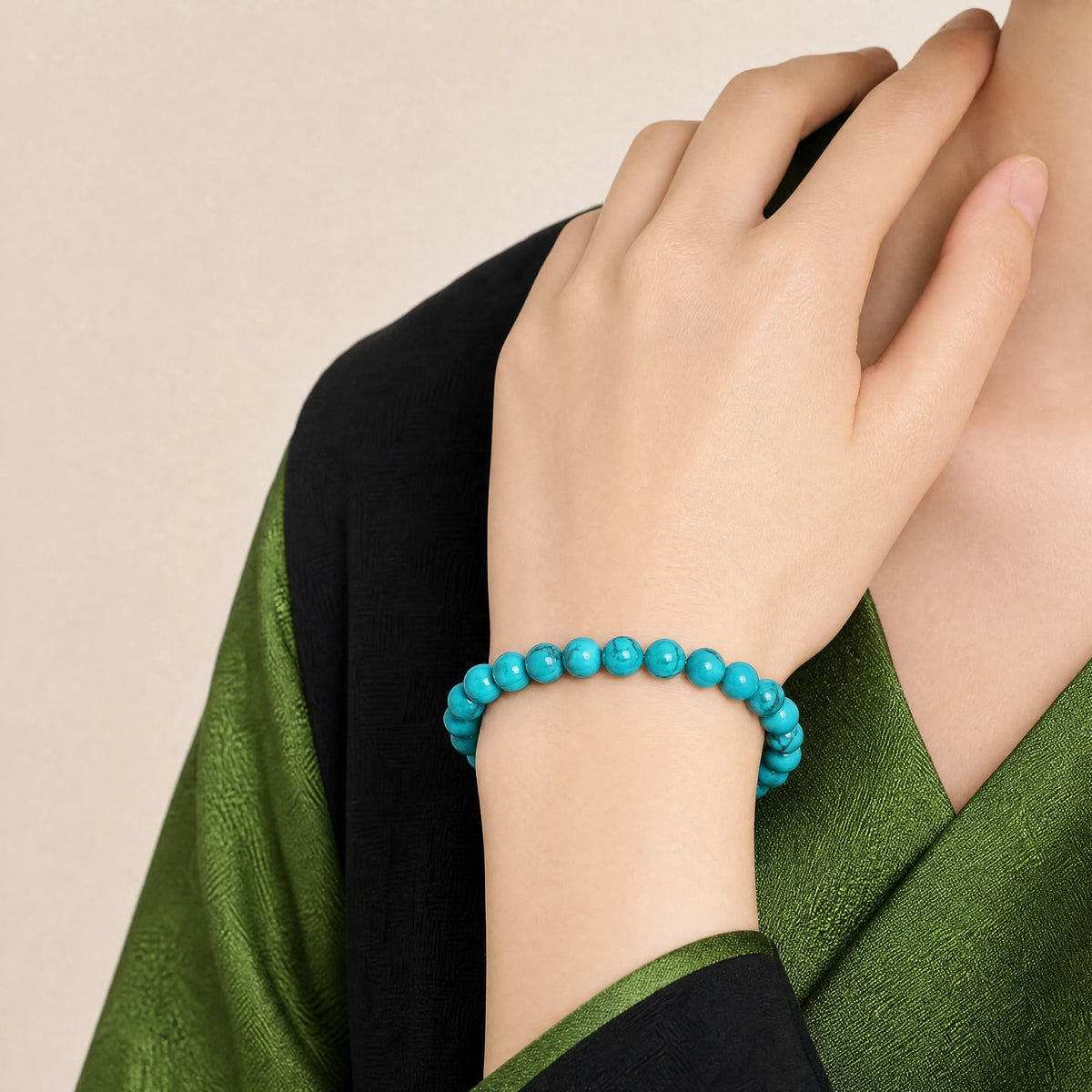 turquoise-round-bead-bracelet-model-b-outfit-b-fashion-02