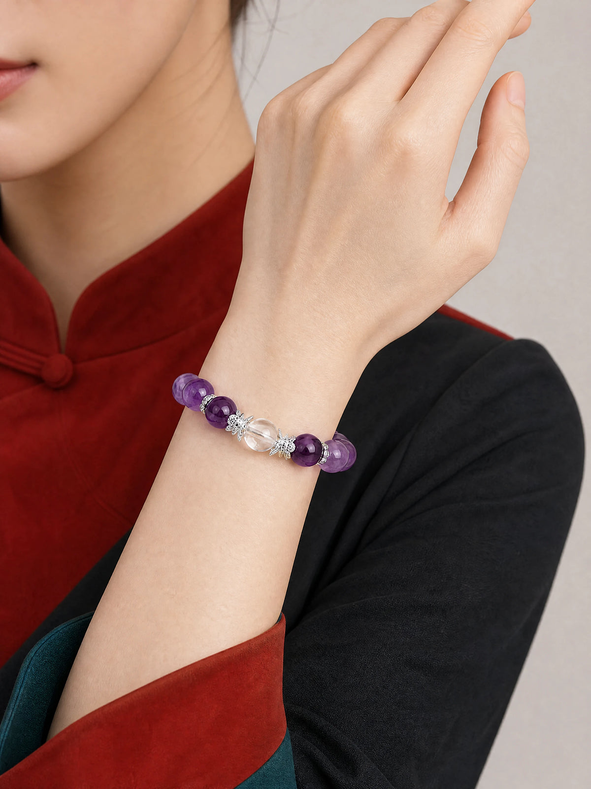 two-tone-amethyst-bead-bracelet-model-b-outfit-b-fashion-01