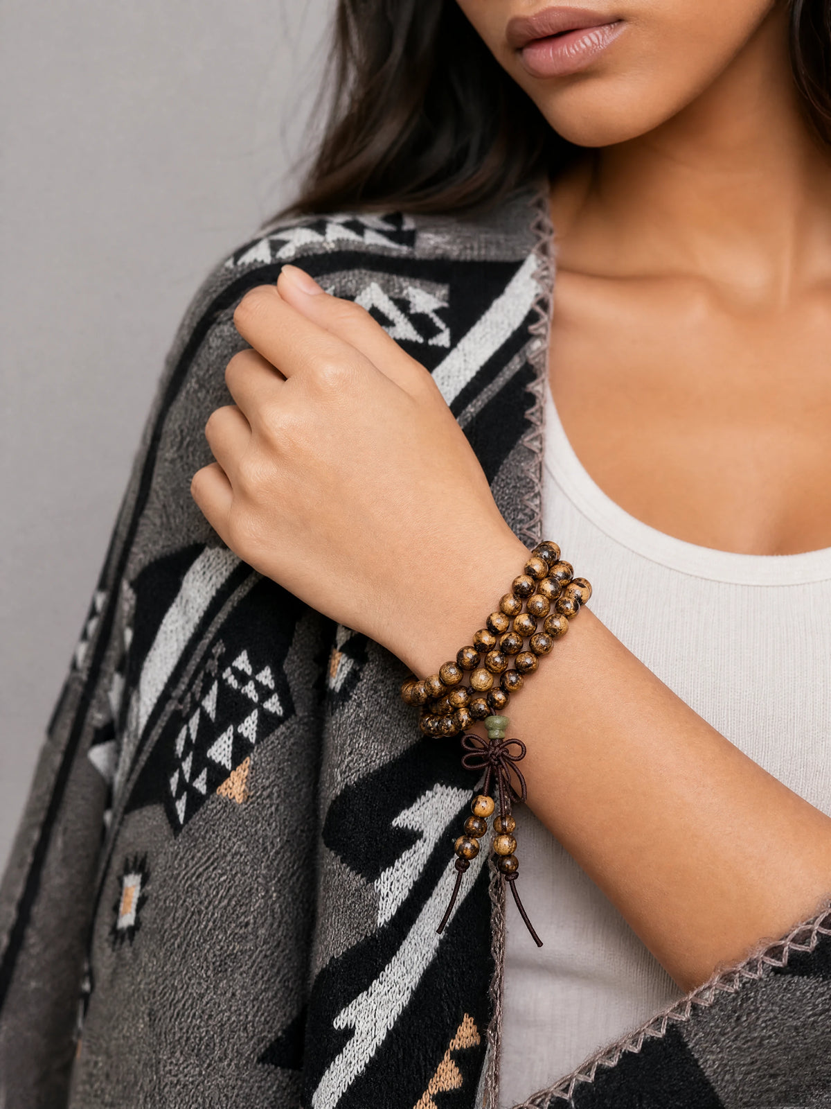 vietnamese-agarwood-mala-bracelet-model-b-outfit-b-fashion-01