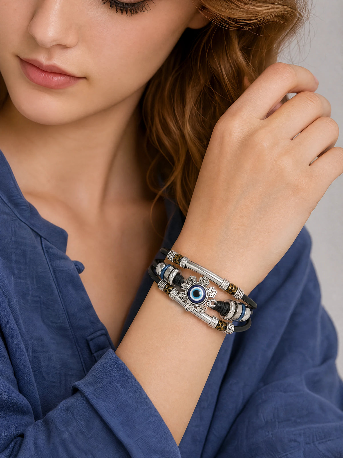 vintage-leather-talisman-bracelet-model-b-outfit-b-fashion-03