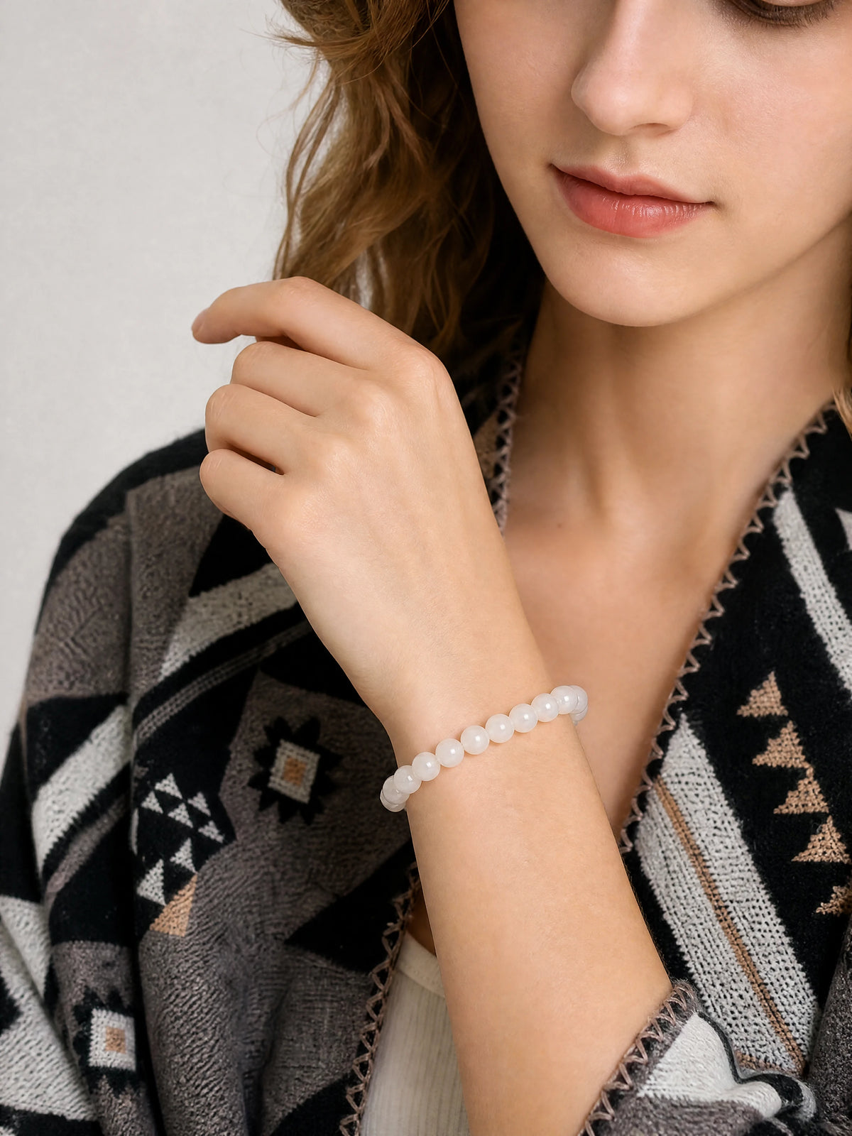 white-jade-bracelet-calm-harmony-model-a-outfit-a-fashion-02