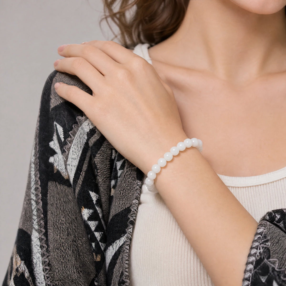 white-jade-bracelet-calm-harmony-model-a-outfit-a-fashion-03