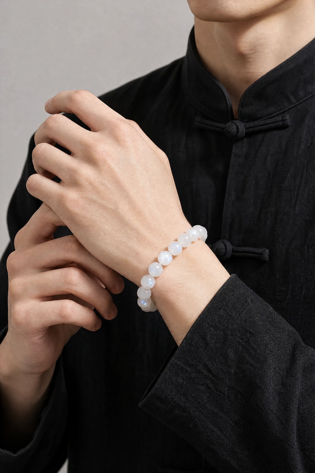 white-moonstone-bead-bracelet-model-a-outfit-a-fashion-01