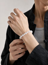 white-moonstone-bead-bracelet-model-a-outfit-a-fashion-02