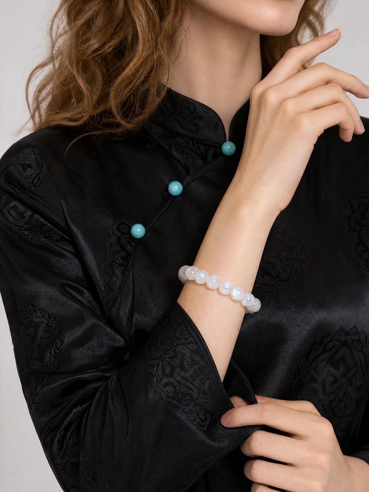 white-moonstone-bead-bracelet-model-b-outfit-b-fashion-02