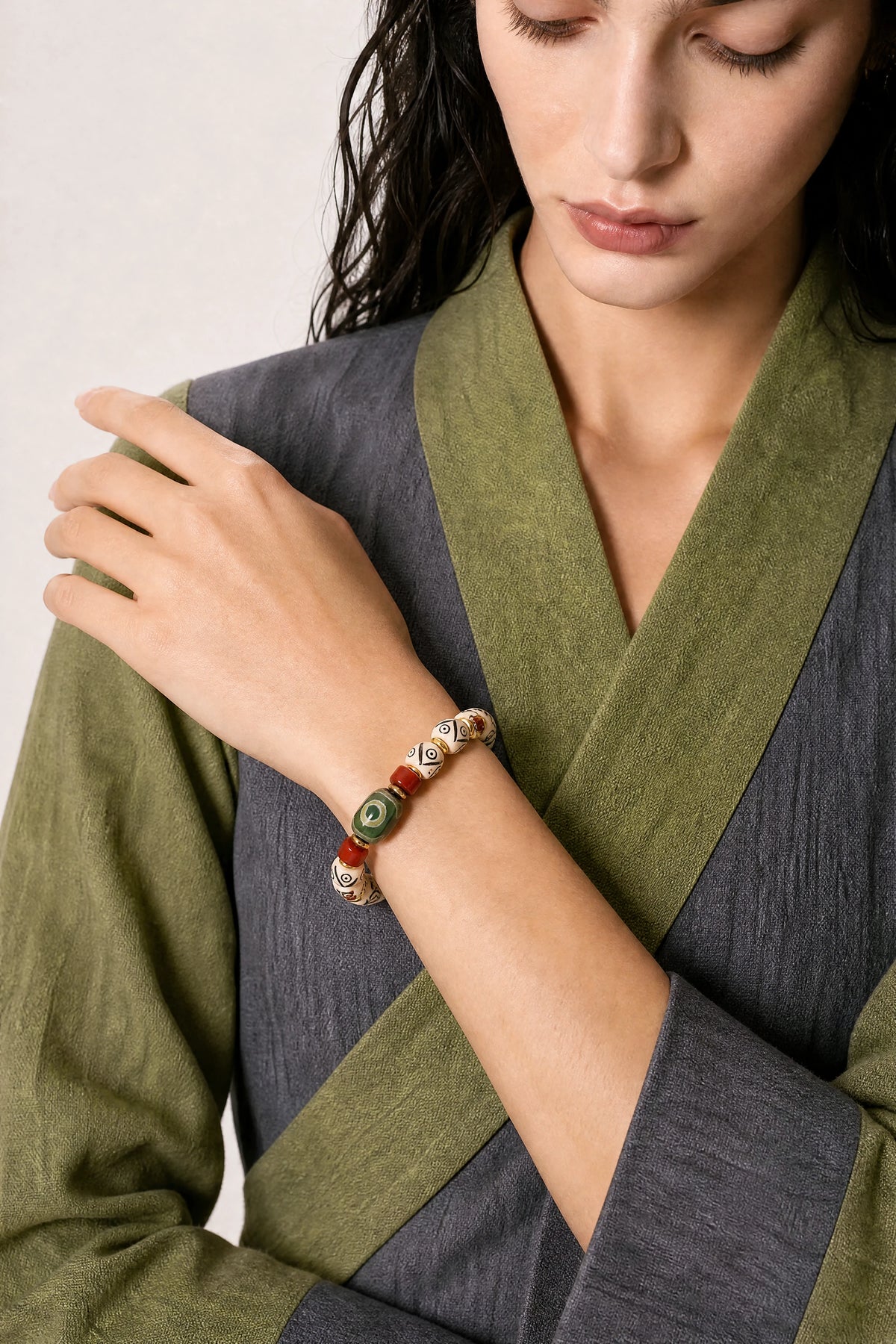 white-yak-bone-dzi-guardian-bracelet-model-b-outfit-b-fashion-01
