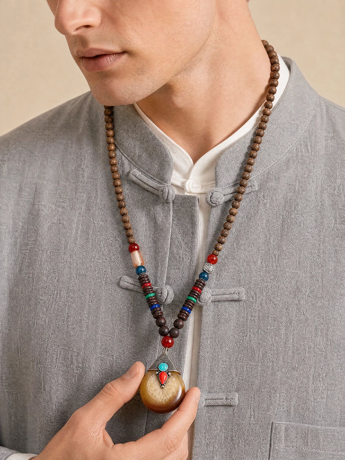 wood-horn-form-water-drop-necklace-model-a-outfit-a-fashion-01