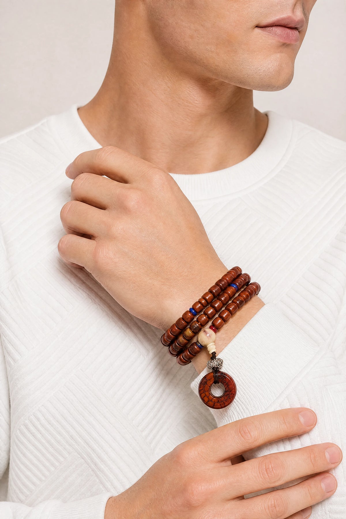 yak-bone-108-mala-peace-buckle-model-a-outfit-a-fashion-01
